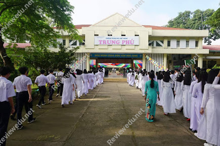 Trường trung học phổ thông Trung Phú