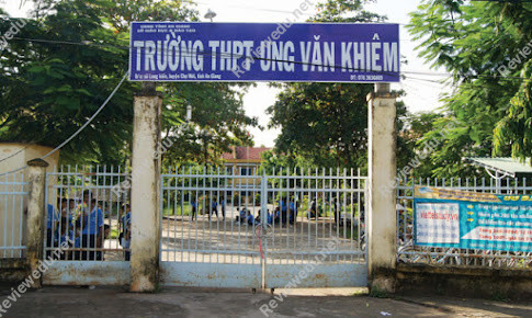 Trường THPT Ung Văn Khiêm