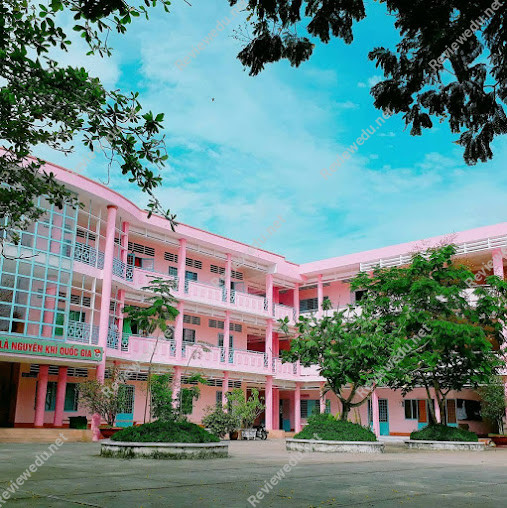 Trường THPT Vĩnh Long