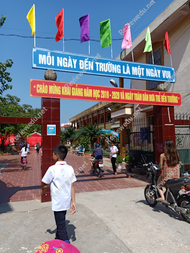 Trường Tiểu học Đông Kinh