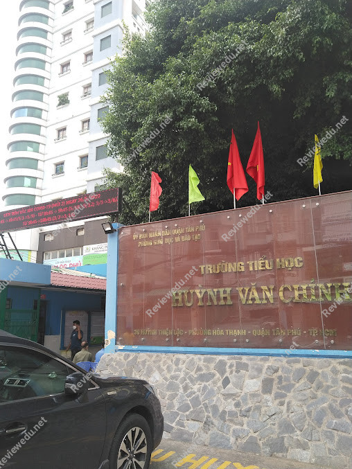 Trường Tiểu Học Huỳnh Văn Chính