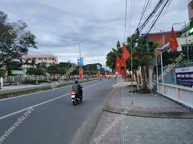 Trường Tiểu học Nguyễn Huệ