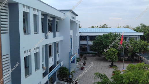 Trường Tiểu Học Phú Hữu