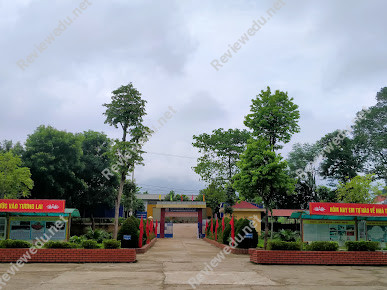 Trường tiểu học Tân Phú